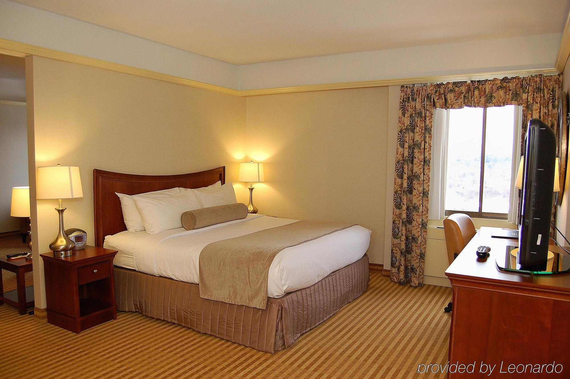 Holiday Inn & Suites Pittsfield-Berkshires By Ihg Esterno foto